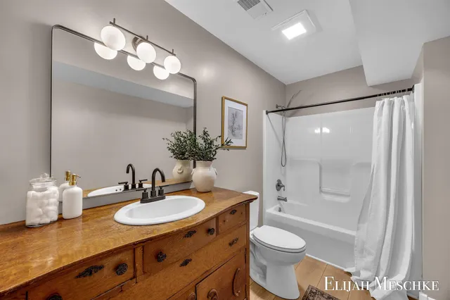 $499,900 | 5664 Nancy Drive Southwest, Wyoming, MI 49418