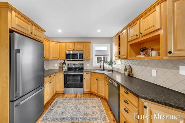 $499,900 | 5664 Nancy Drive Southwest, Wyoming, MI 49418