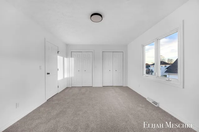 $499,900 | 5664 Nancy Drive Southwest, Wyoming, MI 49418