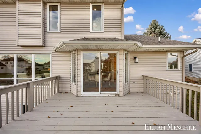 $499,900 | 5664 Nancy Drive Southwest, Wyoming, MI 49418