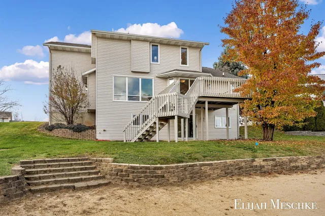 $499,900 | 5664 Nancy Drive Southwest, Wyoming, MI 49418