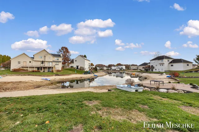 $499,900 | 5664 Nancy Drive Southwest, Wyoming, MI 49418