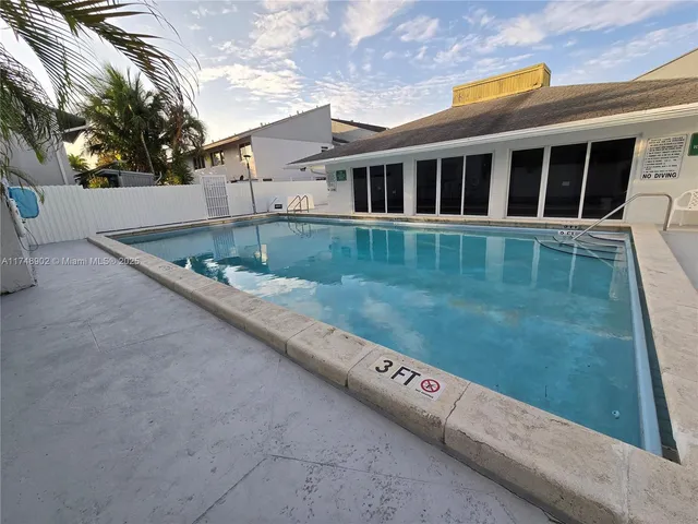 $314,900 | 8485 Southwest 156th Place, Unit 106, Miami, FL 33193