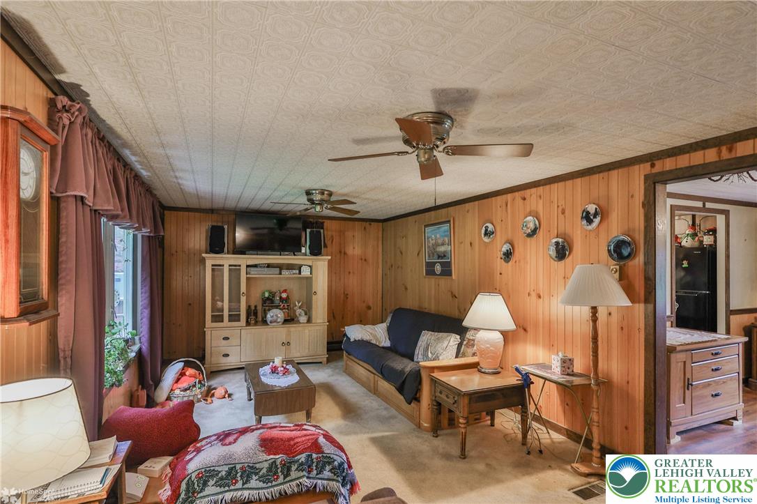 2480 Schlegel Road Bath, PA 18014 - Photo 2 of 30 Gallery Image 2