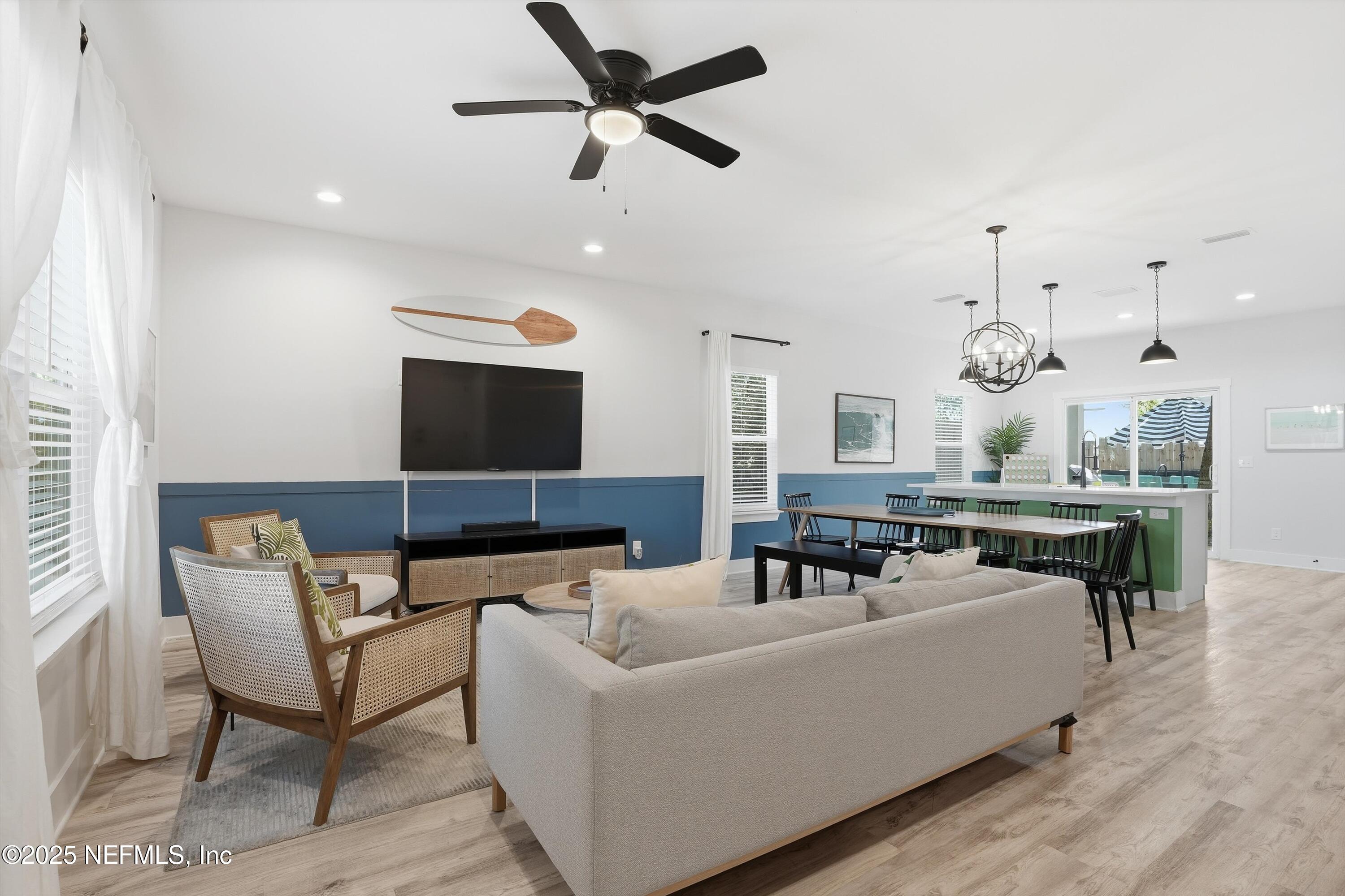 409 Fifteenth Street St. Augustine, FL 32084 - Photo 12 of 45 Living Room