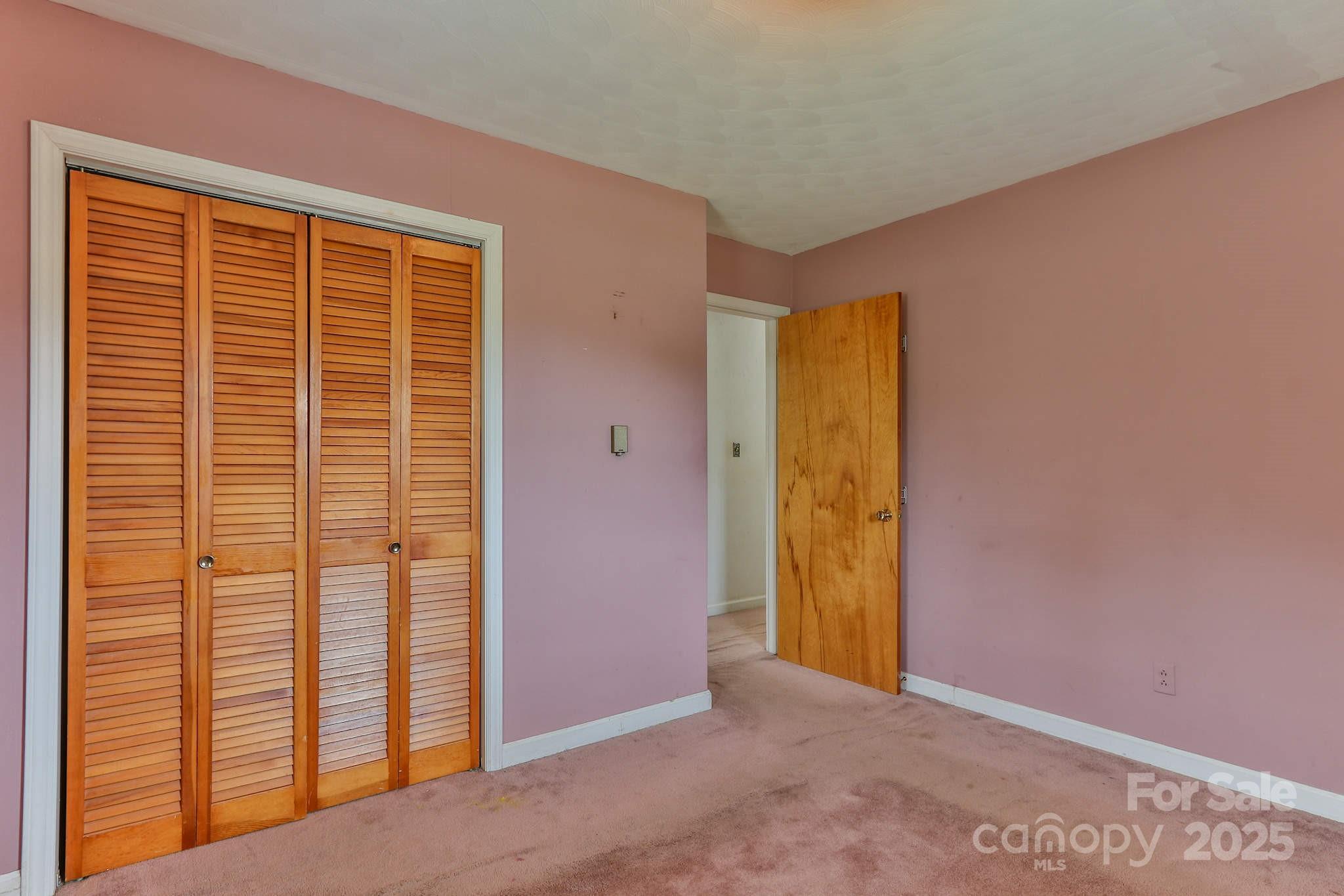 554 Wildlife Access Road Hickory, NC 28601 - Photo 20 of 34 an empty room with windows