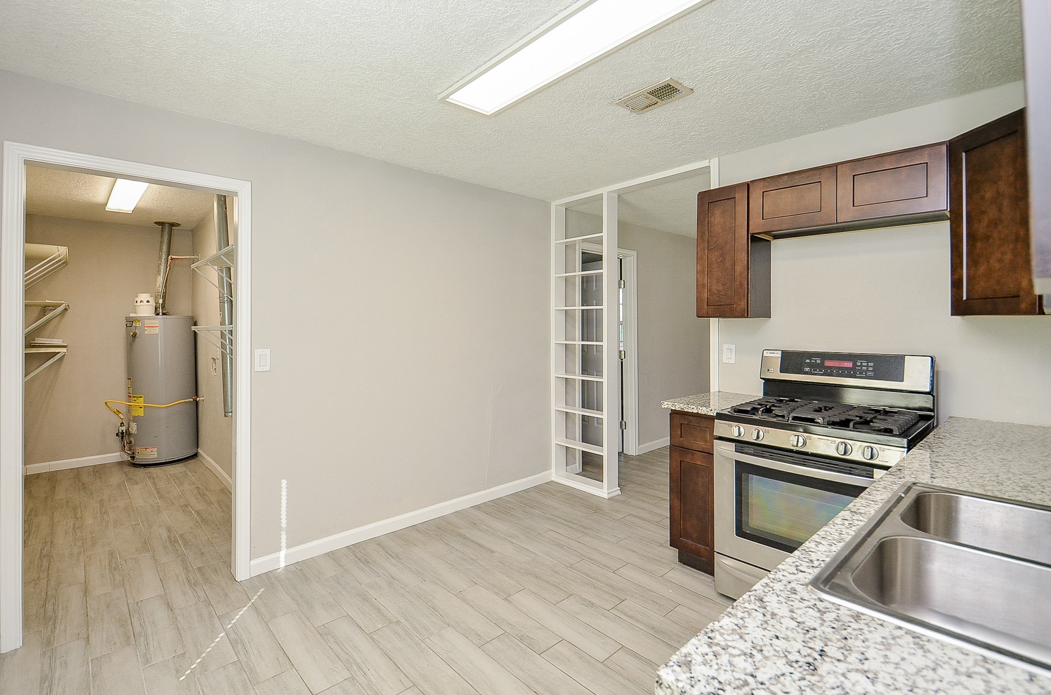 8162 Homewood Lane Houston, TX 77028 - Photo 14 of 20