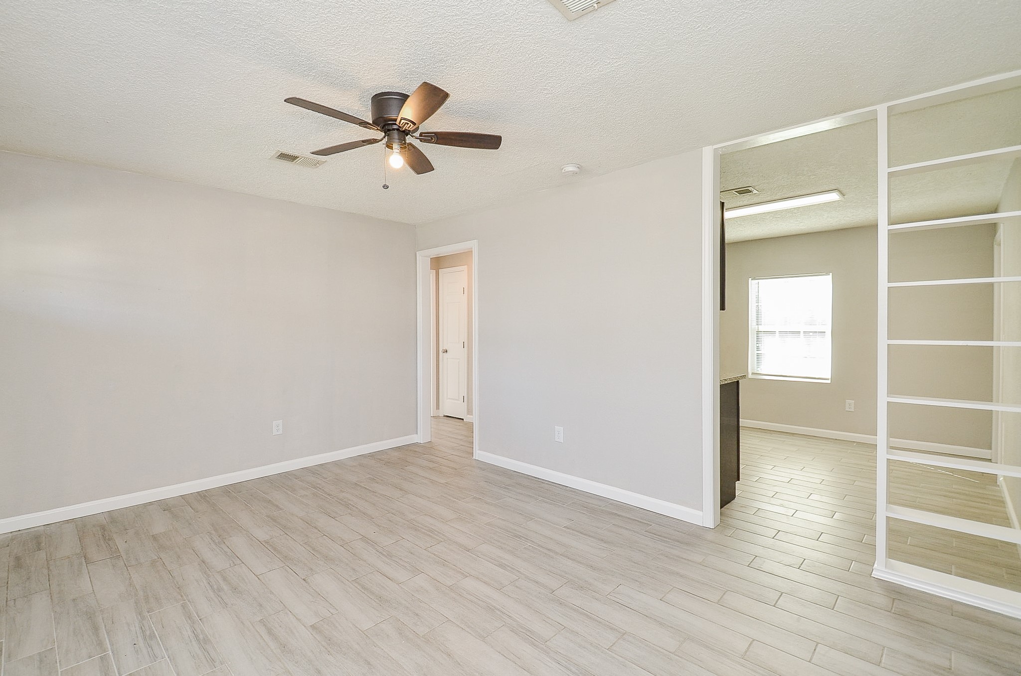 8162 Homewood Lane Houston, TX 77028 - Photo 9 of 20