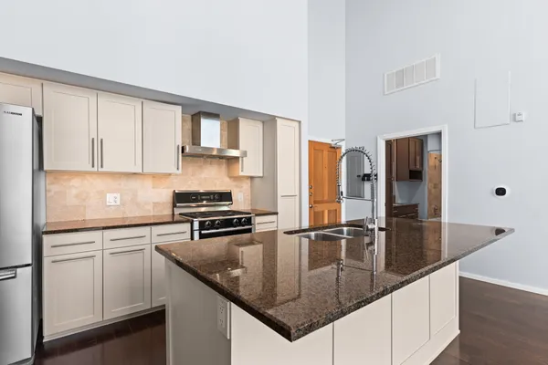 $675,000 | 1600 Barton Springs Road, Unit 4602, Austin, TX 78704