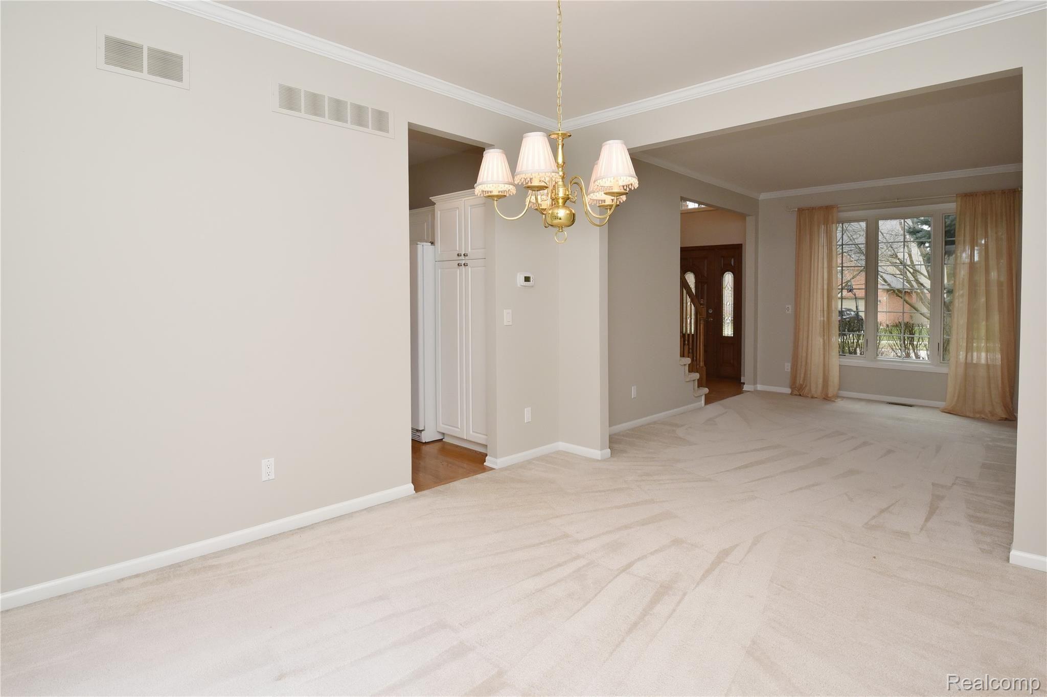 1093 Bloomview Circle Rochester, MI 48307 - Photo 8 of 41 1093 Bloomview_08.JPG