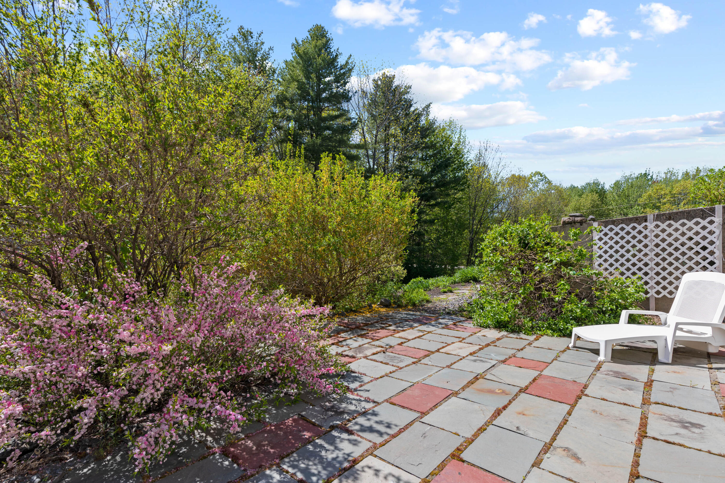 39 Oak Ridge Drive Standish, ME 04084 - Photo 43 of 62 39 Oakridge Drive Standish_041
