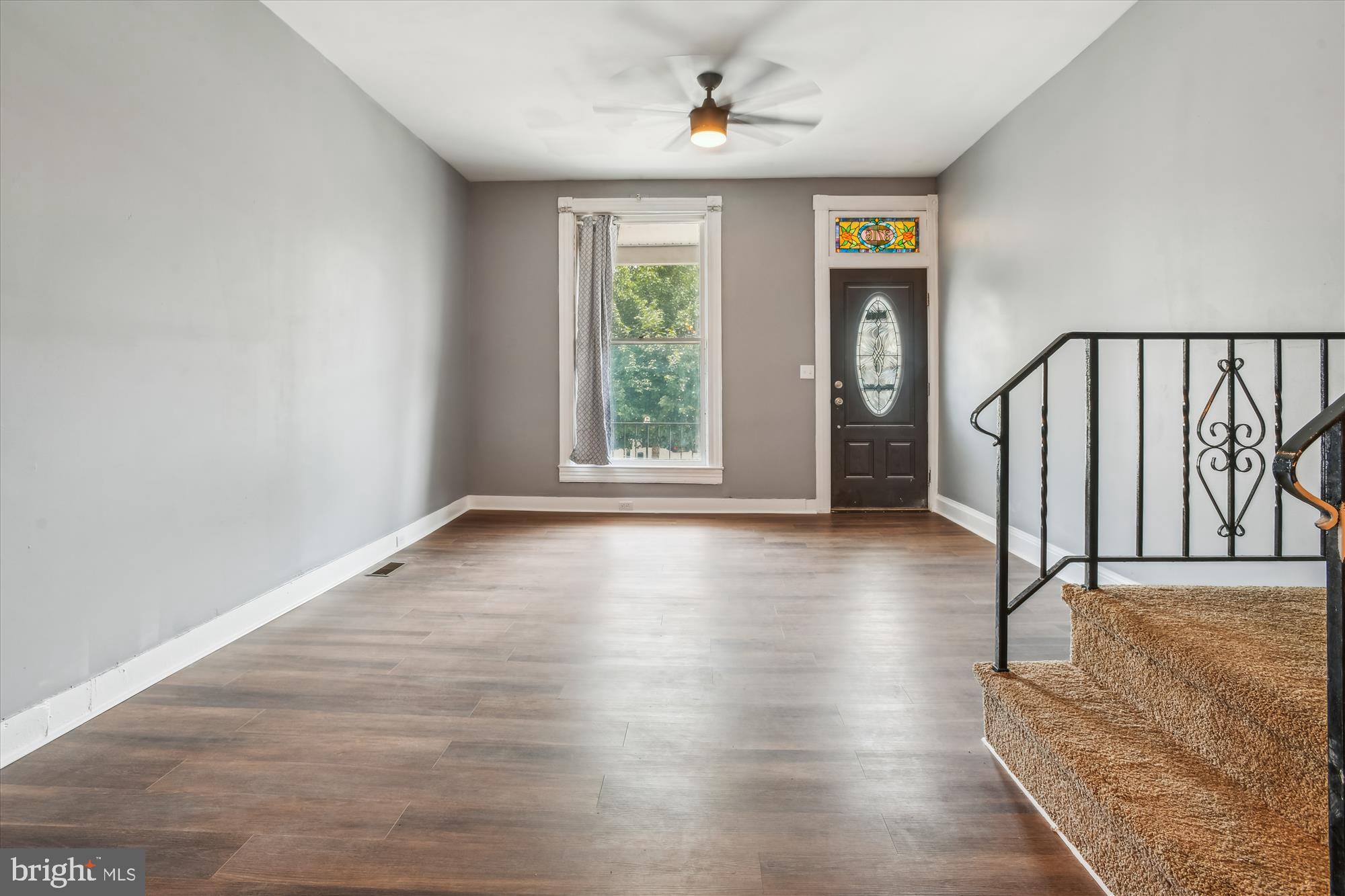 3716 6th Street Baltimore, MD 21225 - Photo 8 of 39 Living Room