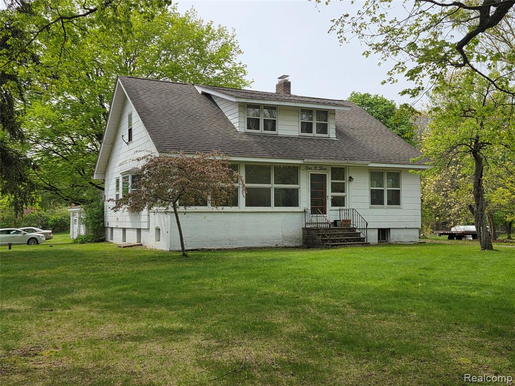 403 East Road Holly, MI 48442 - Photo 1 of 22