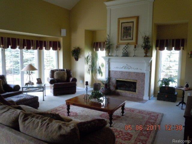 345 Wyngate Drive Rochester, MI 48307 - Photo 11 of 25 Great Room