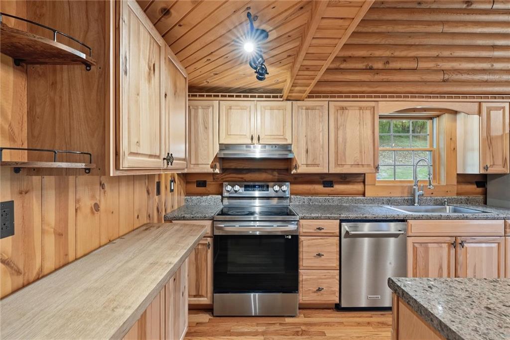 527 Little Creek Road Amity, PA 15311 - Photo 17 of 50