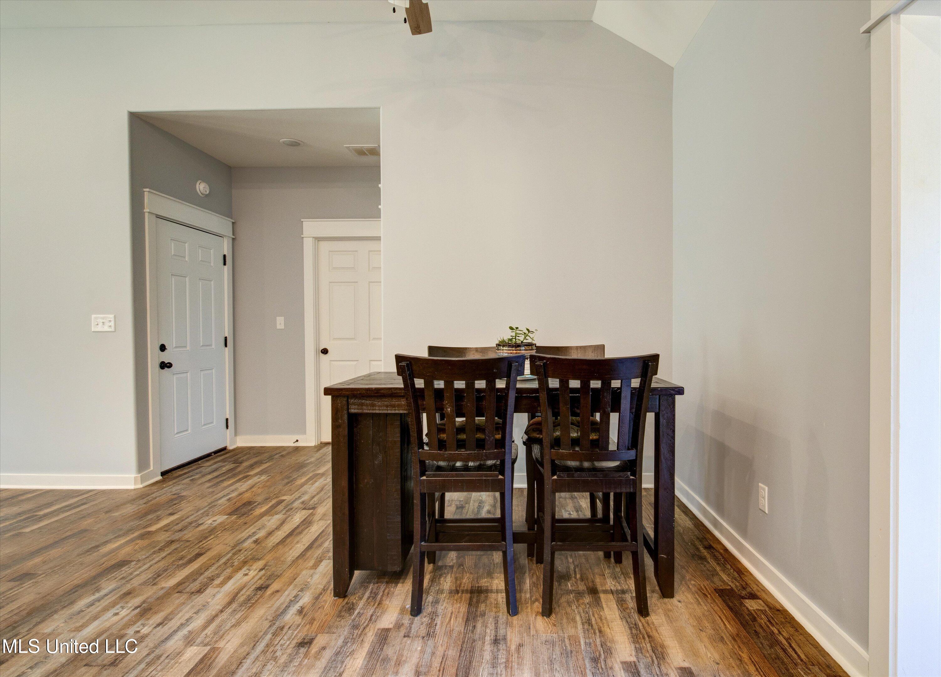 37 Burton Road Senatobia, MS 38668 - Photo 11 of 32 11-IMG_1924_5_6