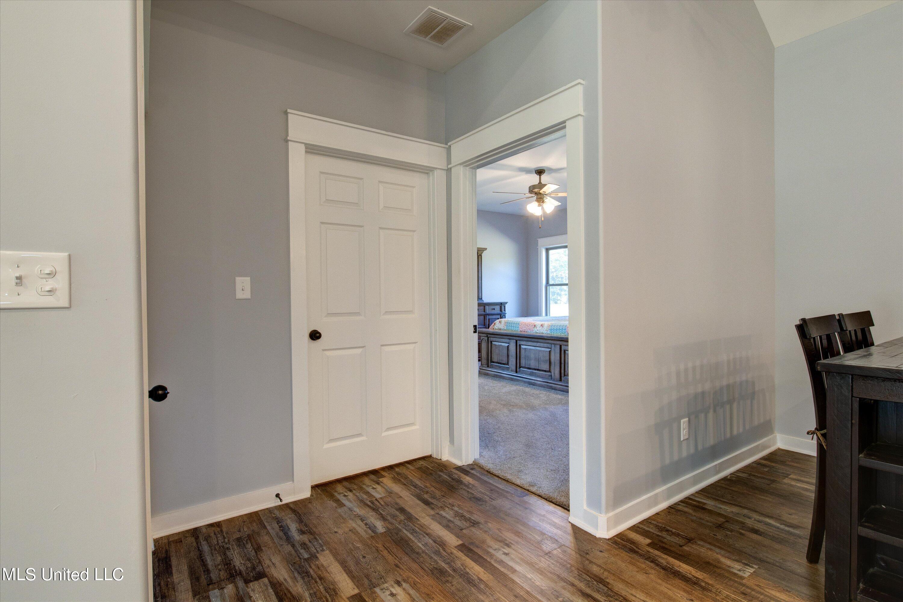 37 Burton Road Senatobia, MS 38668 - Photo 18 of 32 18-IMG_1957_8_9