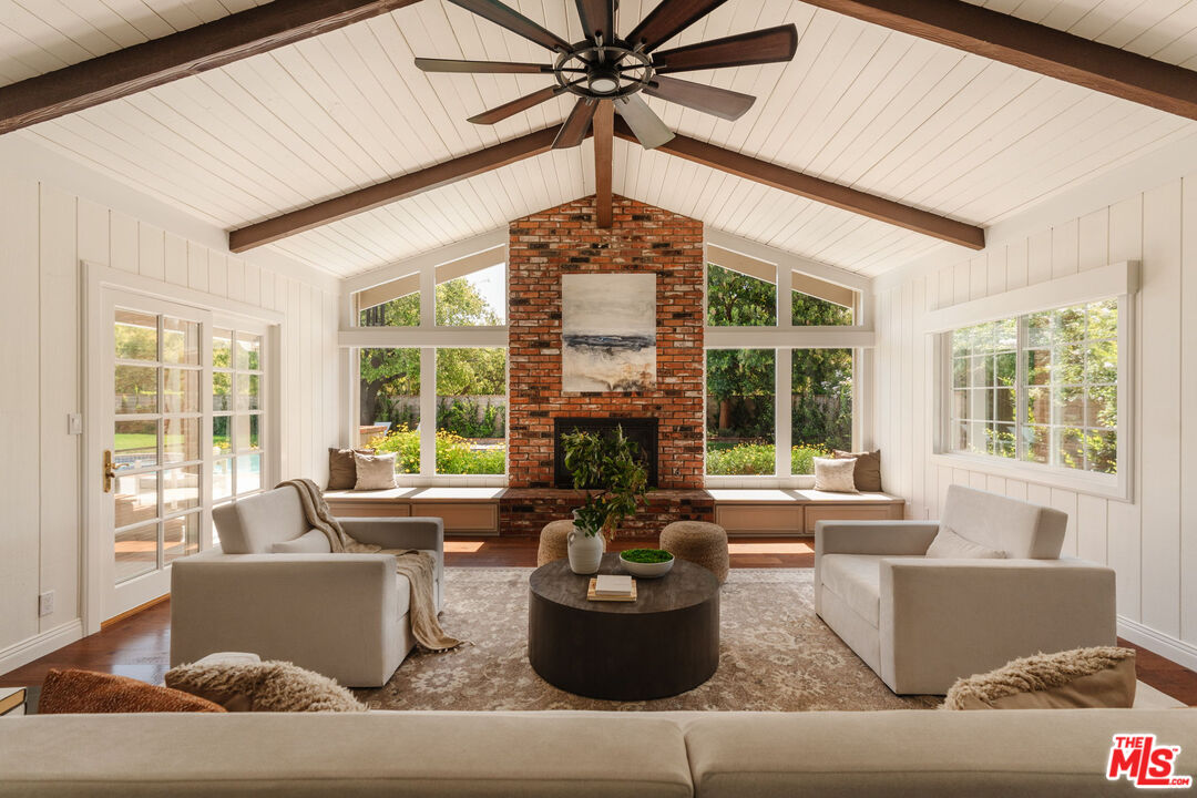 280 Cummings Road Santa Paula, CA 93060 - Photo 5 of 57