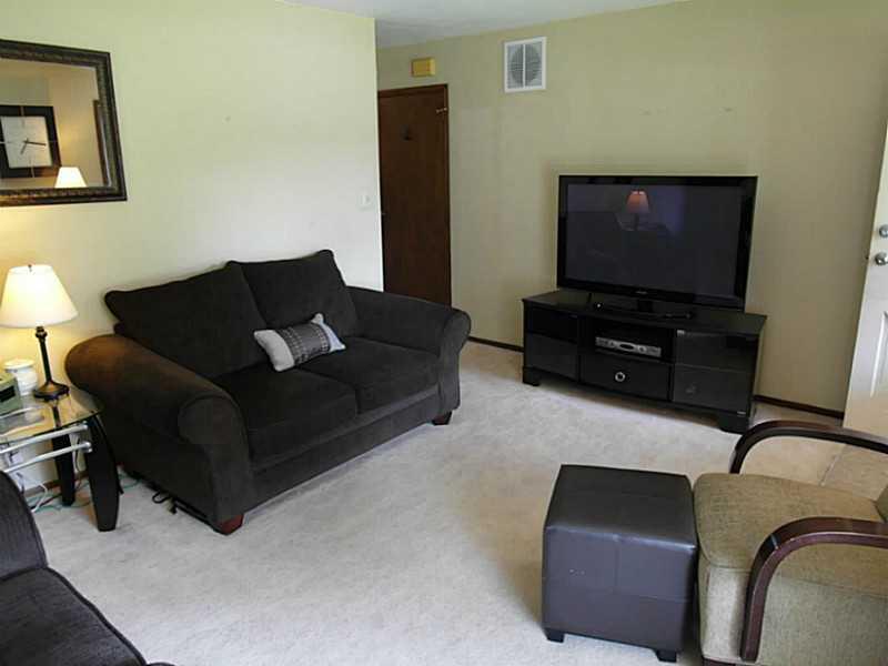 341 North Raceway Road Indianapolis, IN 46234 - Photo 2 of 24 Gallery Image 2