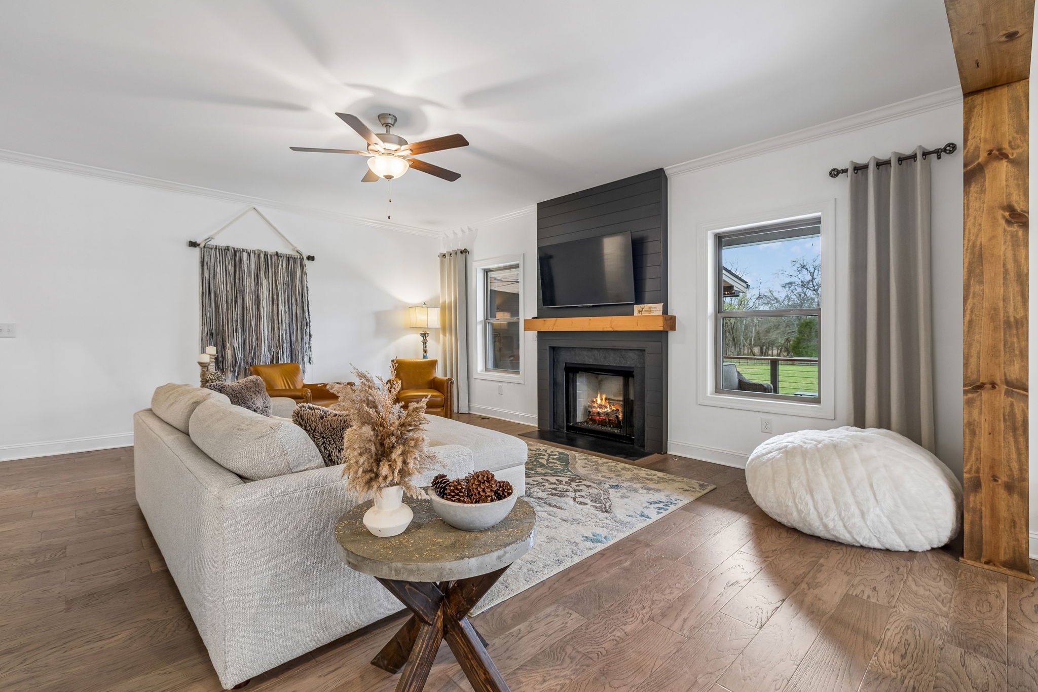 12745 North Milton Road Milton, TN 37118 - Photo 13 of 57 a living room with furniture and a fireplace
