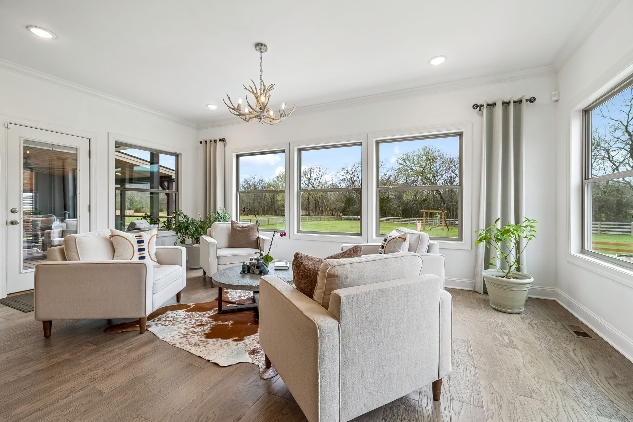 12745 North Milton Road Milton, TN 37118 - Photo 24 of 57 a living room with furniture and a large window