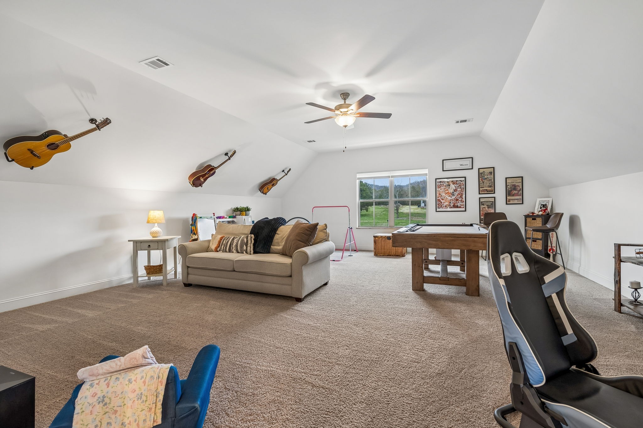 12745 North Milton Road Milton, TN 37118 - Photo 39 of 57 a living room with furniture