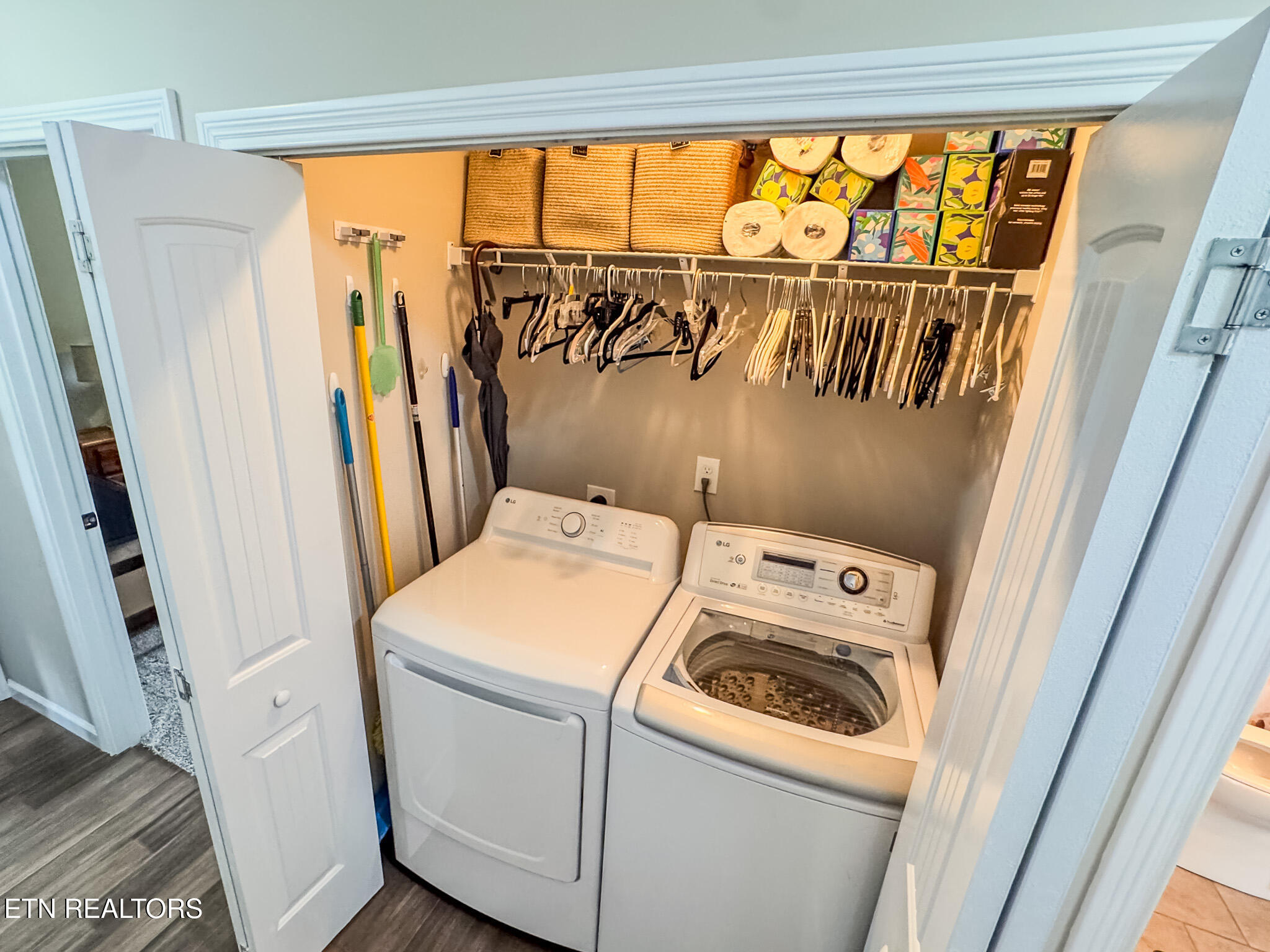 3988 Dutch Valley Road Clinton, TN 37716 - Photo 22 of 22 Laundry
