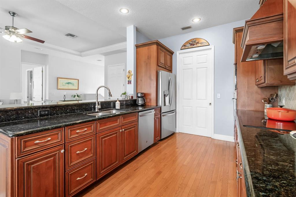 404 Inlet Road Ruskin, FL 33570 - Photo 16 of 67