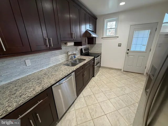 $2,724 | 1535 Willow Street, Norristown, PA 19401