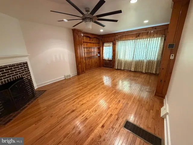 $2,724 | 1535 Willow Street, Norristown, PA 19401