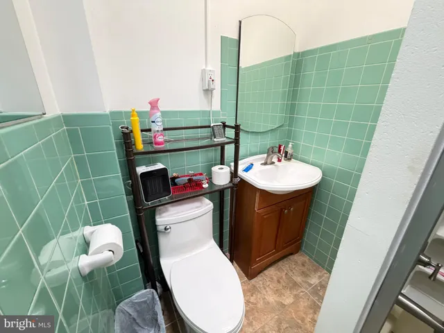 $2,724 | 1535 Willow Street, Norristown, PA 19401