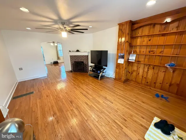 $2,724 | 1535 Willow Street, Norristown, PA 19401