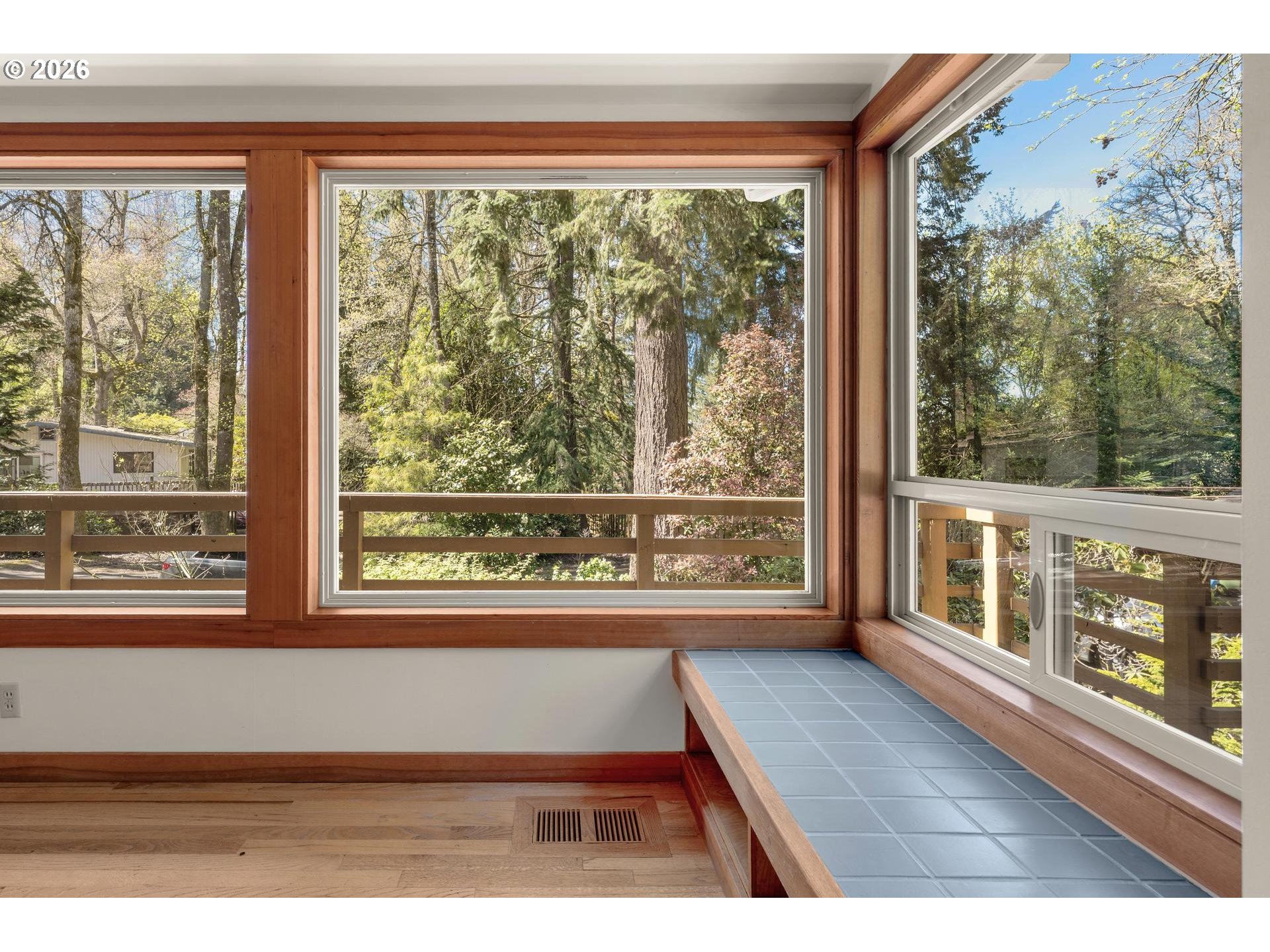 2591 Greentree Road Lake Oswego, OR 97034 - Photo 9 of 43 Gallery Image 9