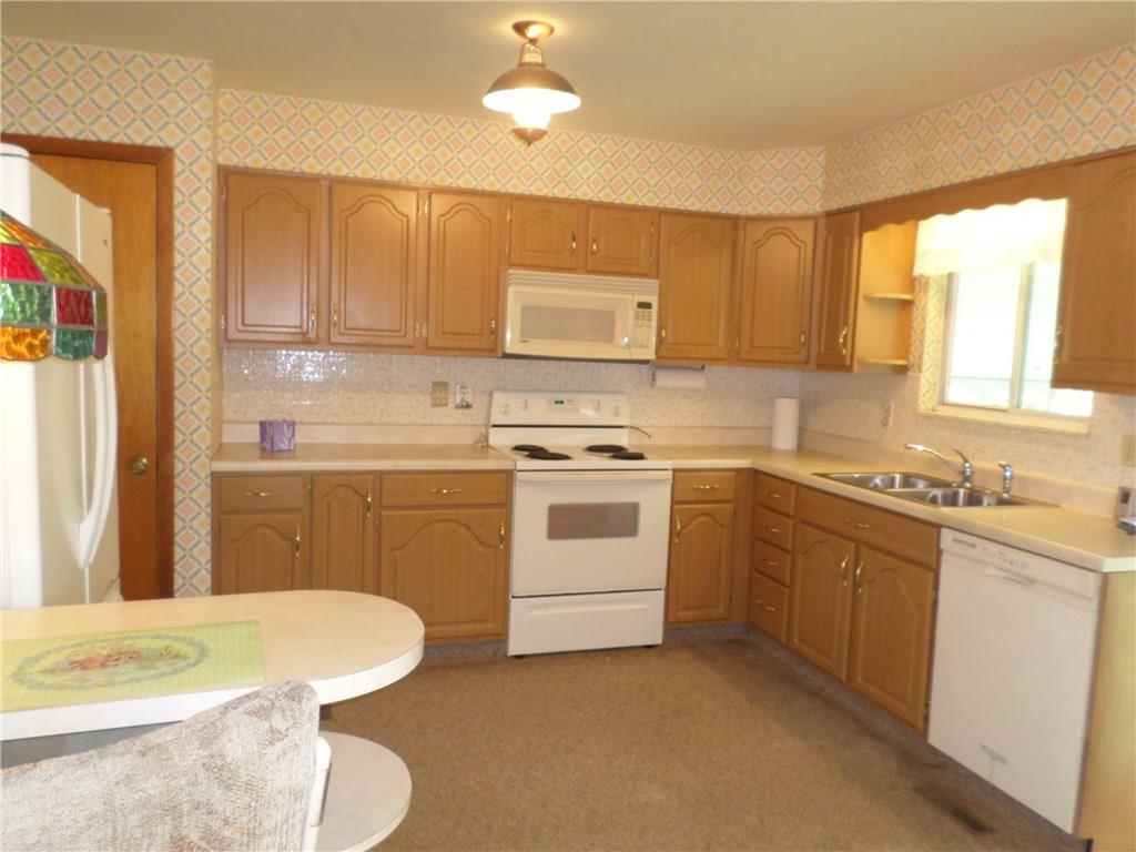 120 Apple Hill Road Waynesburg, PA 15370 - Photo 10 of 20