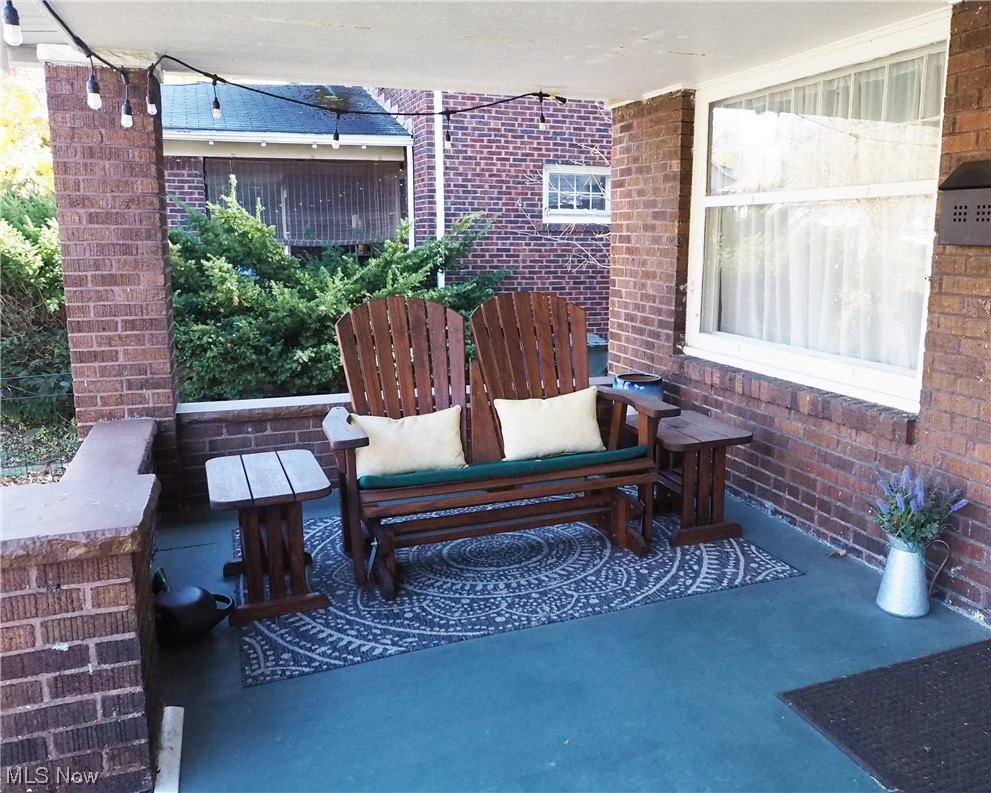 3060 Yorkshire Road Cleveland, OH 44118 - Photo 22 of 35 View of terrace