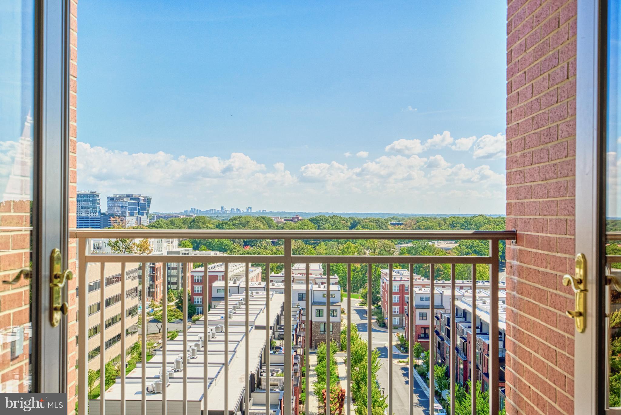 11760 Sunrise Valley Drive, Unit 809 Reston, VA 20191 - Photo 14 of 58 Balcont