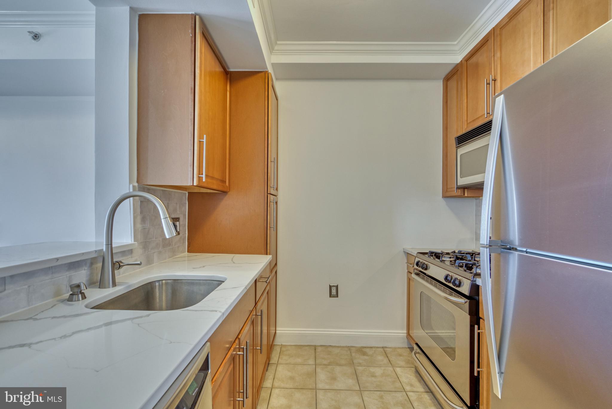 11760 Sunrise Valley Drive, Unit 809 Reston, VA 20191 - Photo 23 of 58 Kitchen