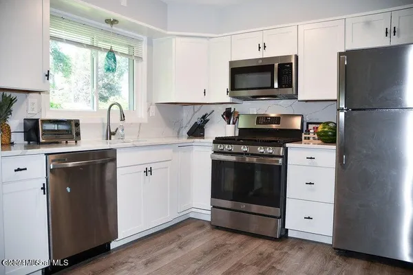 $2,700 | 20 Marie Parkway, Colonie, NY 12211