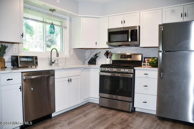 $2,750 | 20 Marie Parkway, Albany, NY 12211