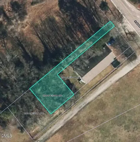 a view of a yard with pool