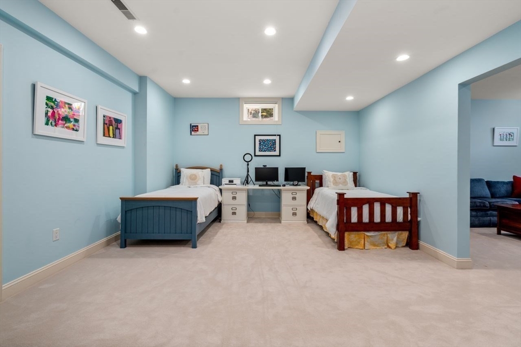 15 Parker Road Wellesley, MA 02482 - Photo 31 of 38