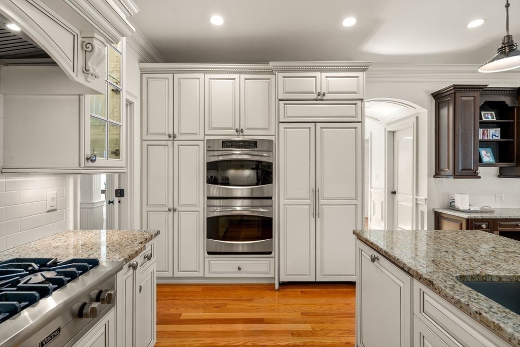 15 Parker Road Wellesley, MA 02482 - Photo 8 of 38