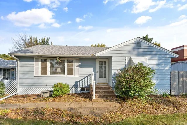 $320,000 | 2851 113th Avenue Northwest, Coon Rapids, MN 55433