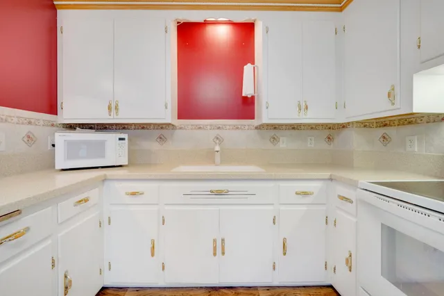 $320,000 | 2851 113th Avenue Northwest, Coon Rapids, MN 55433