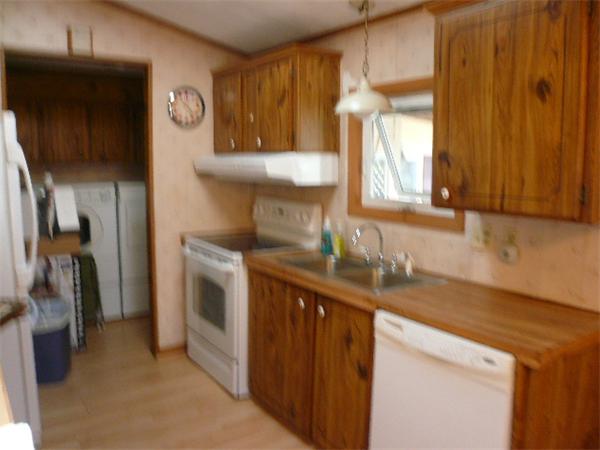 27 Castle Road Attleboro, MA 02703 - Photo 6 of 20 Gallery Image 6
