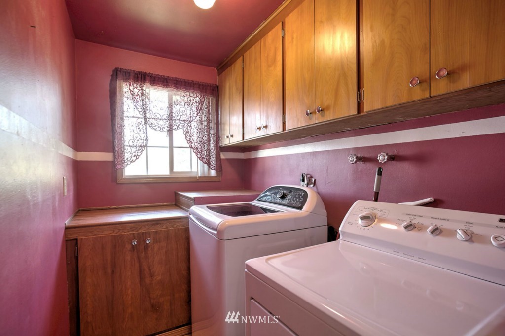 5002 Northeast 12th Street Renton, WA 98059 - Photo 13 of 19 Gallery Image 13