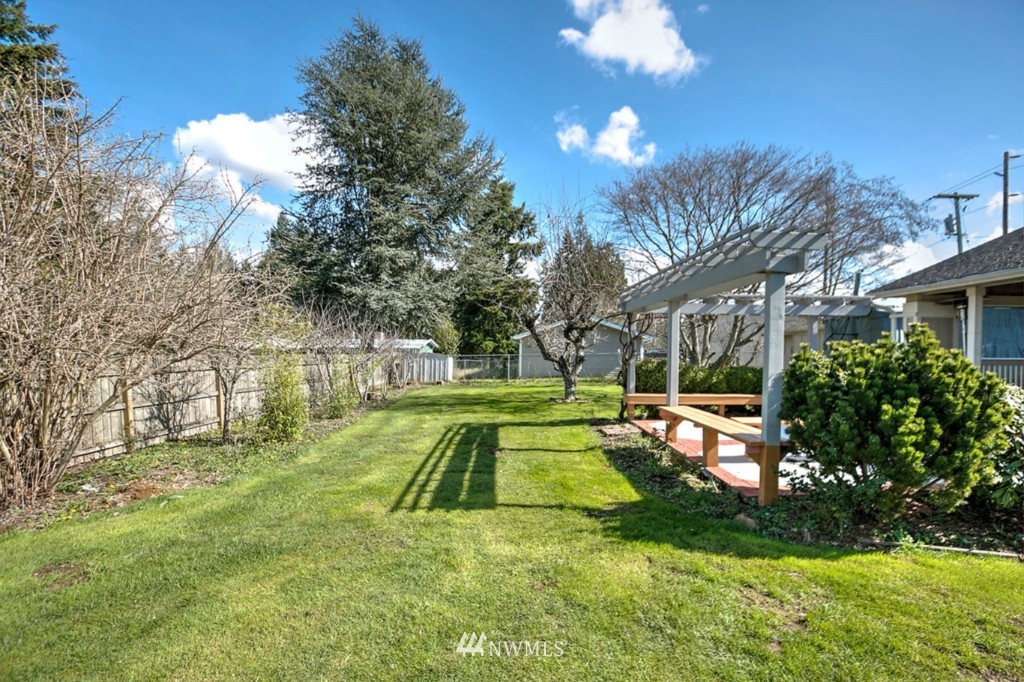 5002 Northeast 12th Street Renton, WA 98059 - Photo 16 of 19 Gallery Image 16