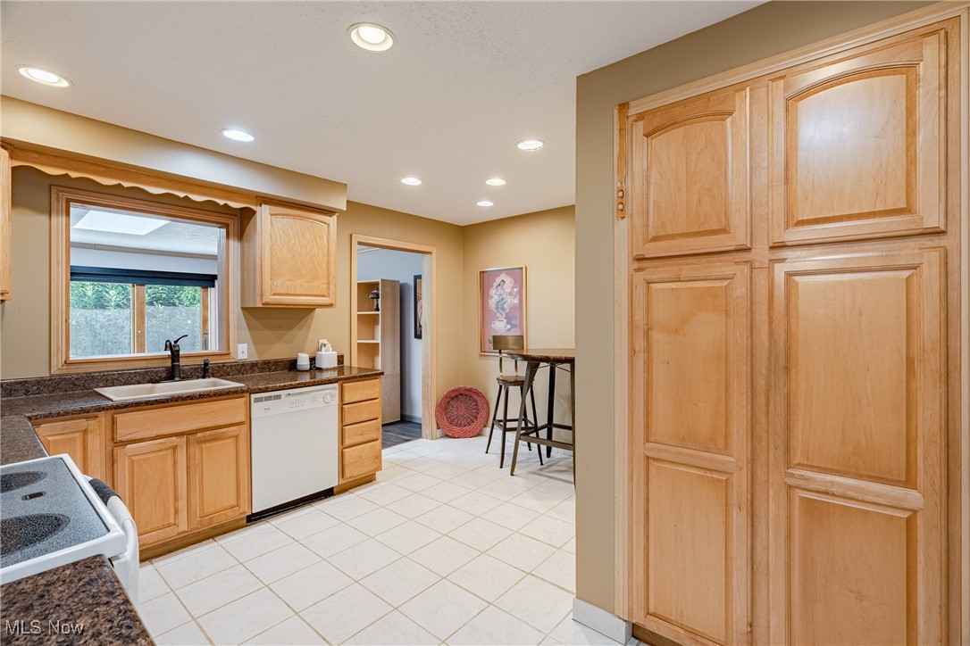 1494 Laclede Road South Euclid, OH 44121 - Photo 11 of 34