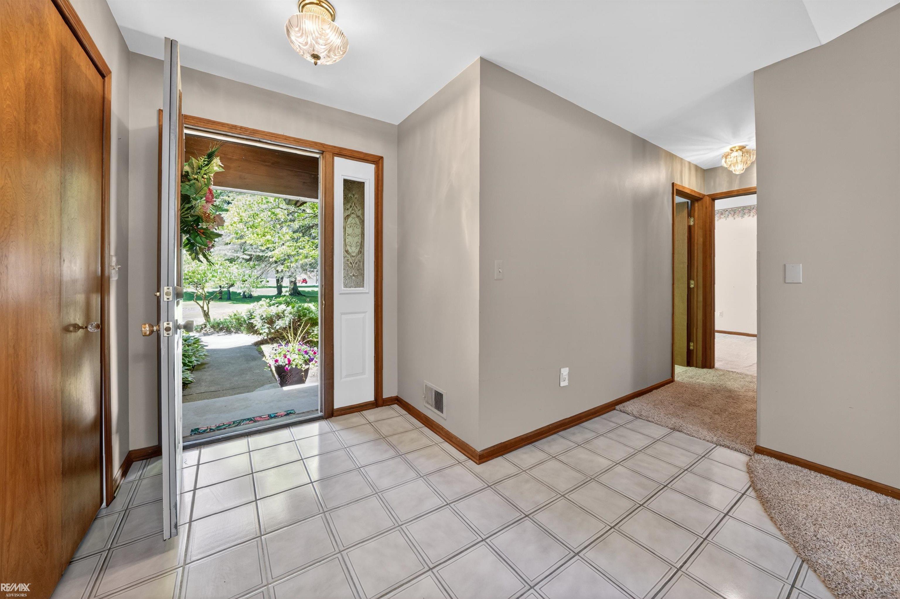 6440 Benoit Road Algonac, MI 48001 - Photo 6 of 53