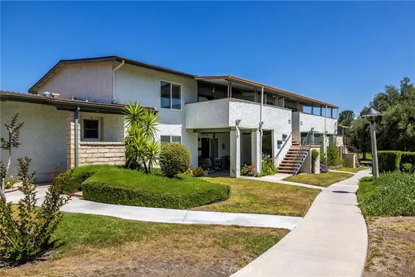 $315,000 | 19716 Avenue Of The Oaks, Newhall, CA 91321